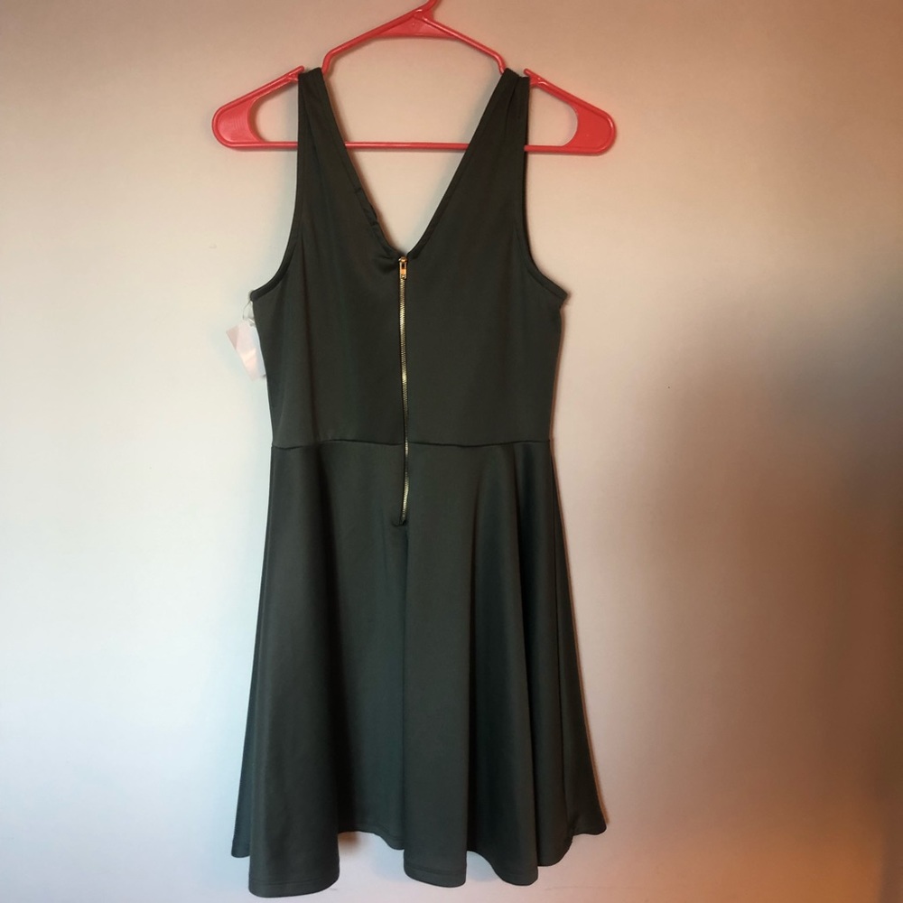 BRAND NEW Olive Green Party Dress 🎉 - Picture 3 of 5